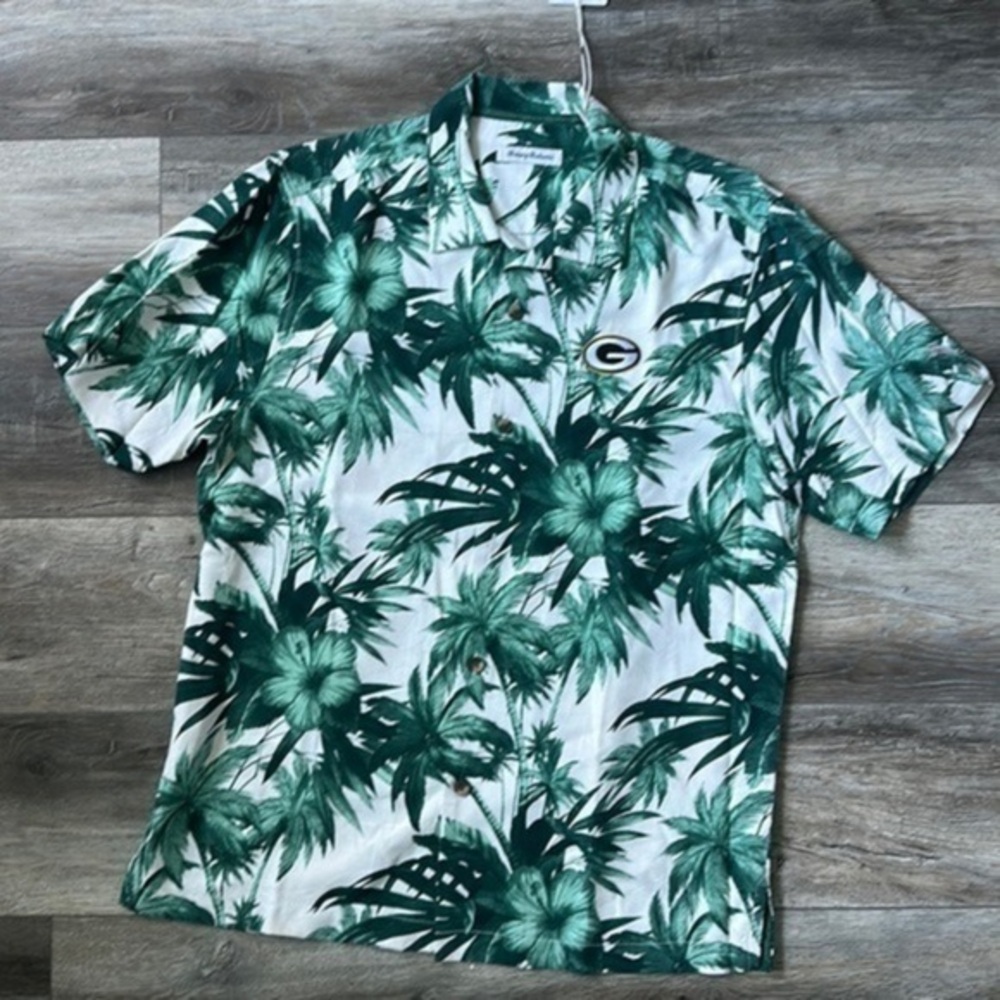 NWT NFL shirt Green Bay Packers Medium Hawaiian floral short sleeve Silk